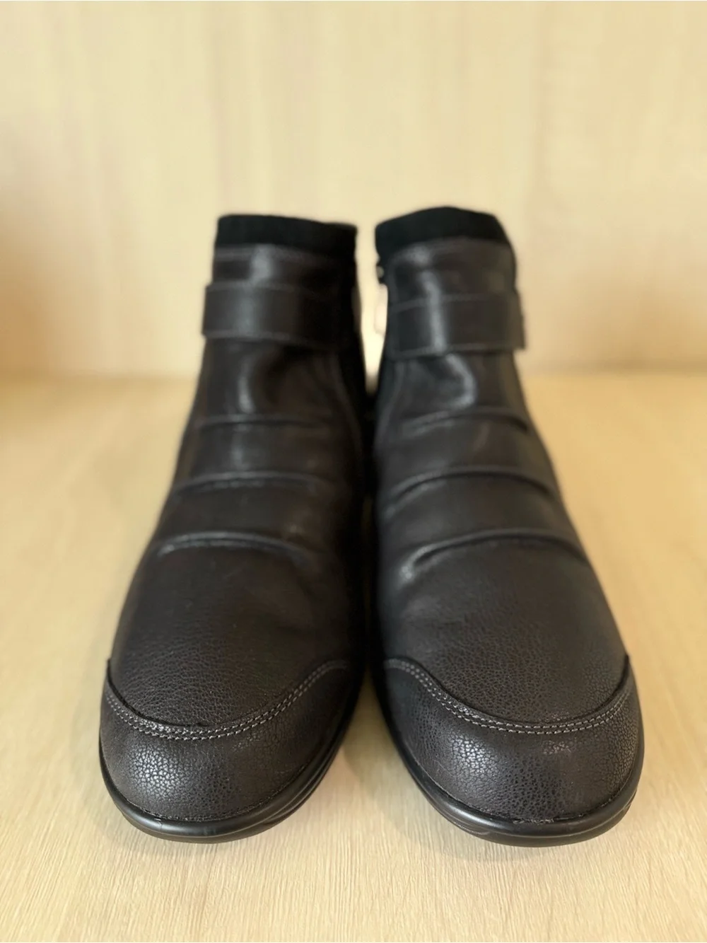 SoftWalk Women’s Black Leather Ankle Boots Size 11 M Buckle Strap Comfort Zip Bo